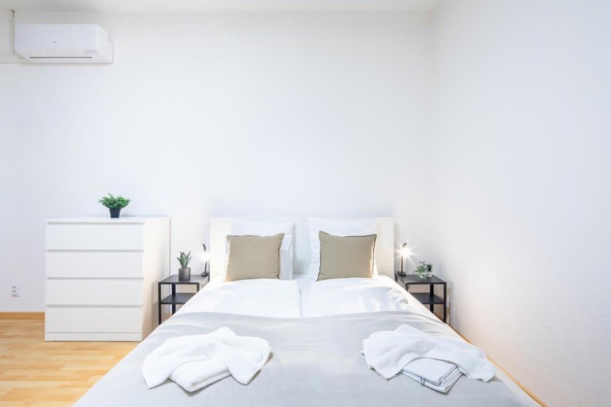 Very Central Convenient Flat บูดาเปสต์ ภายนอก รูปภาพ