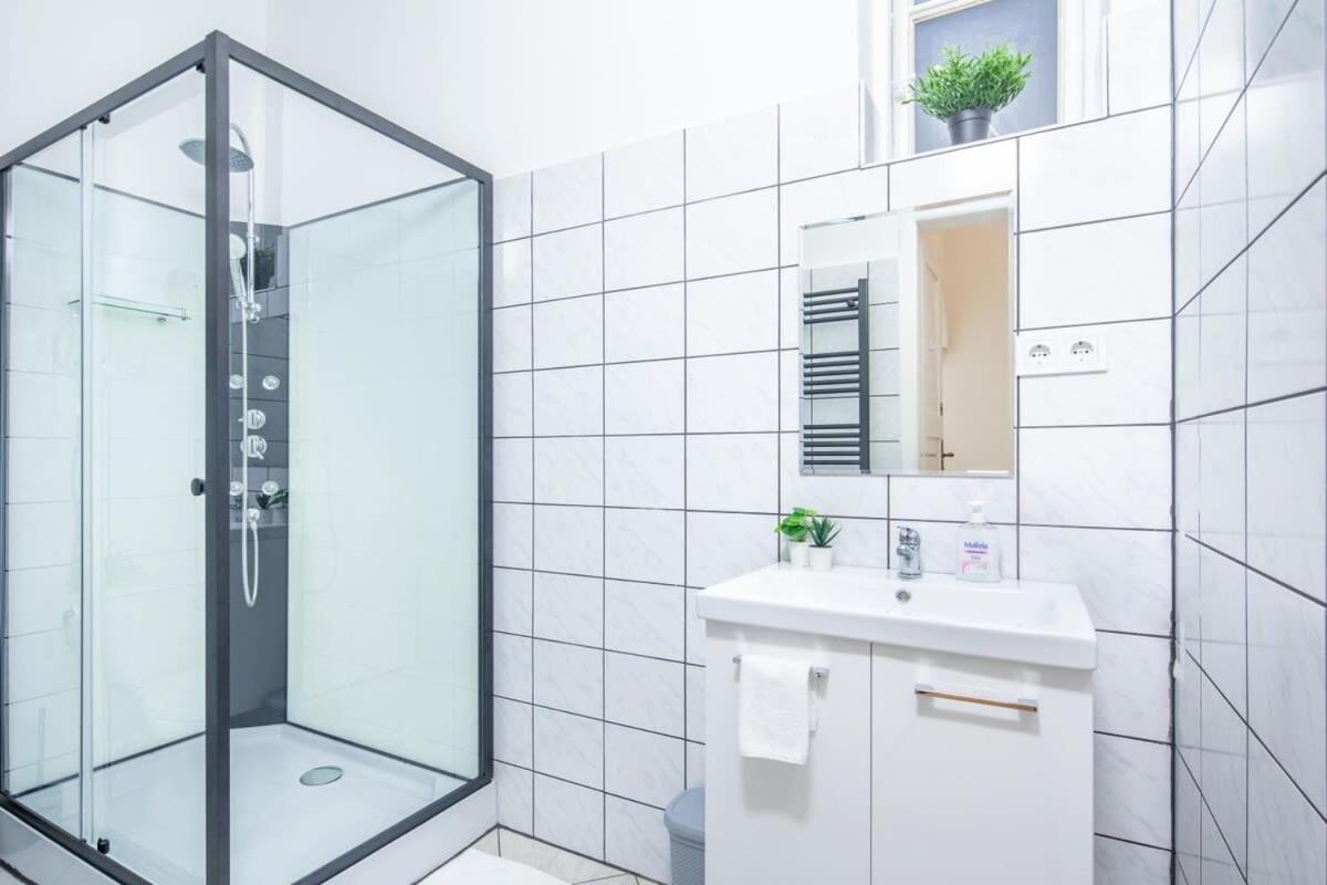 Very Central Convenient Flat บูดาเปสต์ ภายนอก รูปภาพ