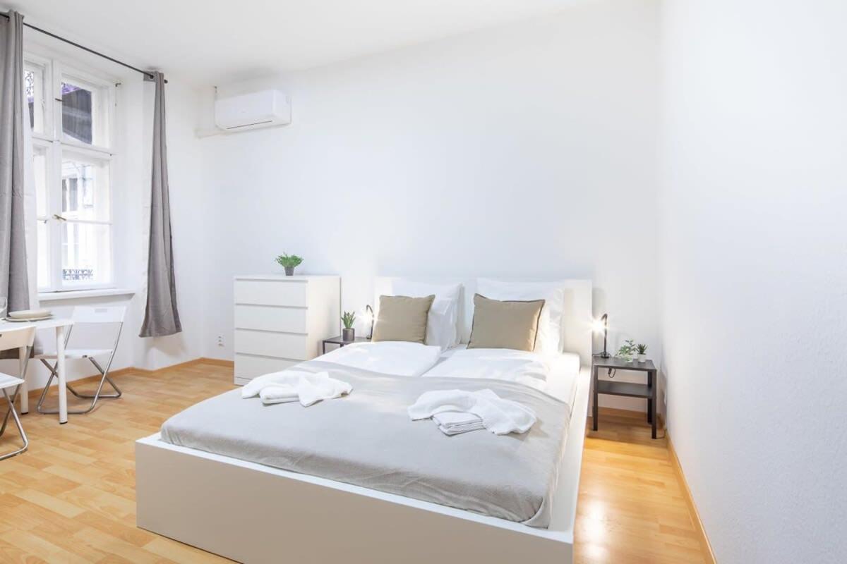 Very Central Convenient Flat บูดาเปสต์ ภายนอก รูปภาพ